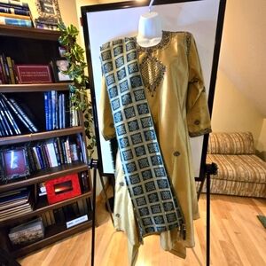NWOT Indian Ethnic Silk Kurta Pant Set, Gold & Green, Dupatta, Purse, Size Large